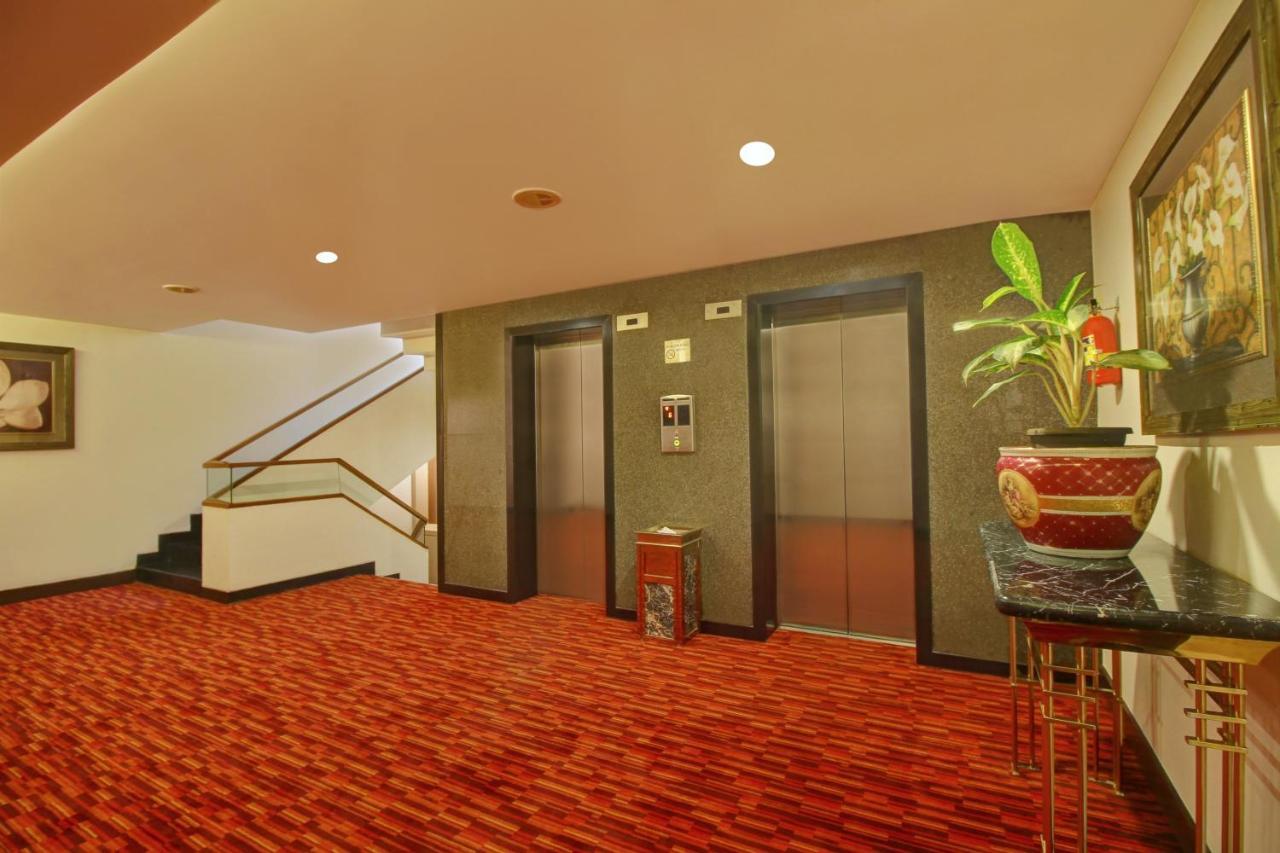 Hotel Monarch Luxur - Infantry Road Bangalore Exterior foto