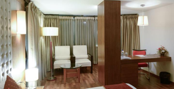 Hotel Monarch Luxur - Infantry Road Bangalore Exterior foto