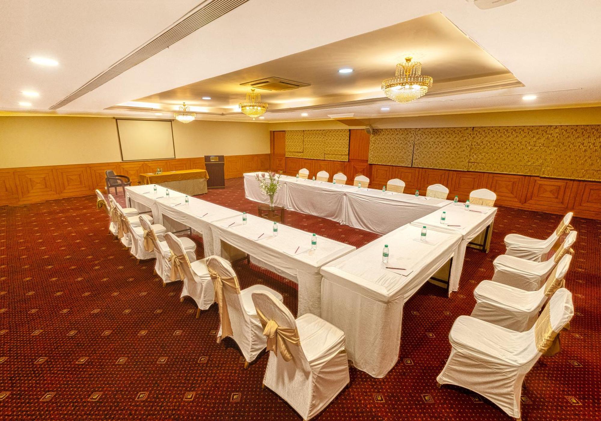 Hotel Monarch Luxur - Infantry Road Bangalore Exterior foto